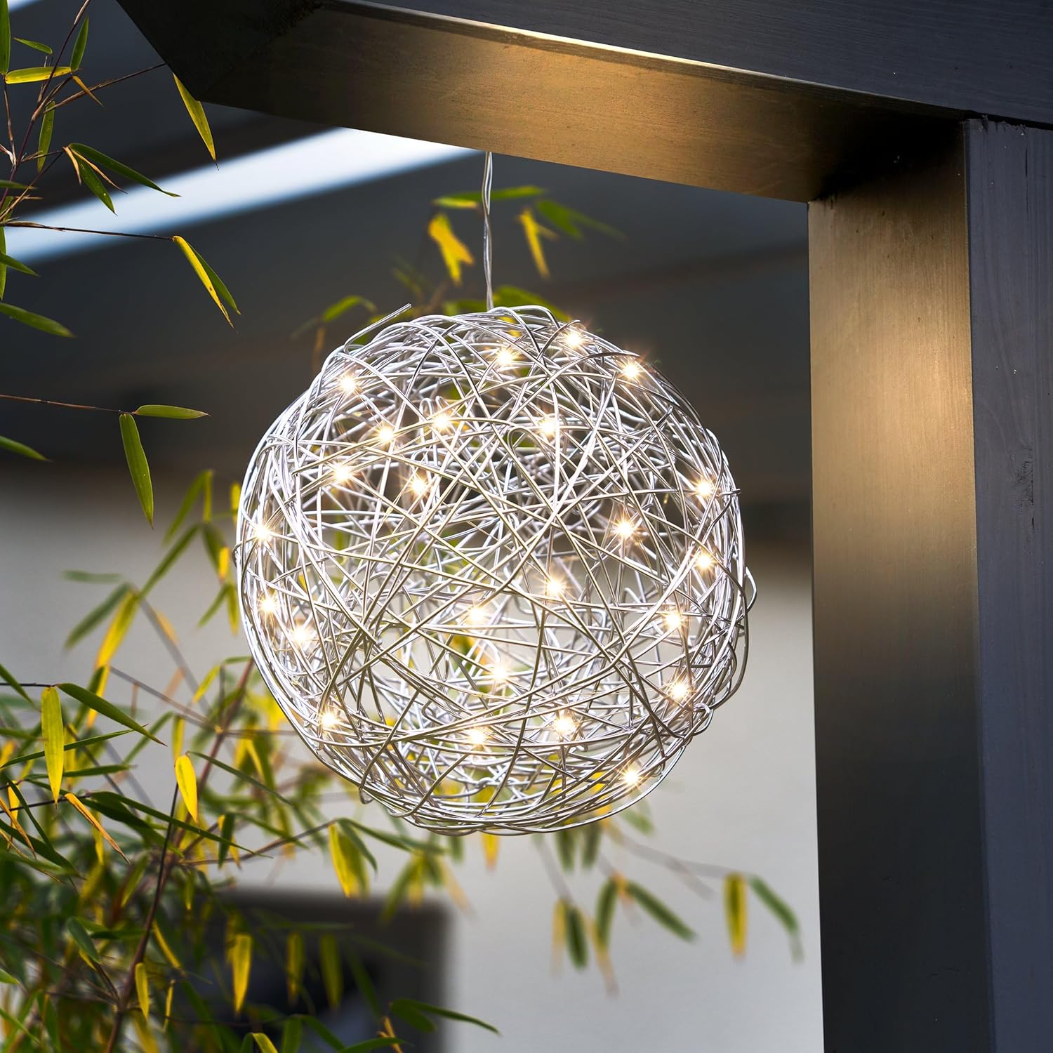 esotec Drahtkugel Solarkugel außen, 50 LEDs 3000K warmweiß, Akku, LED Leuchtkugel, Solarleuchte, Kugelleuchte, Weihnachtsdeko outdoor, 102115