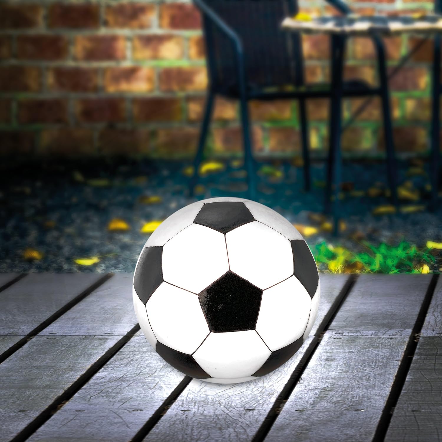 Esotec Fußball Solarkugel, Gartenkugel Ball, 27cm, Akku, Solarlampe, Solarleuchte, Balkondeko, Terrassendeko, LED Leuchtkugel, Gartenbeleuchtung, Gartenfigur, 5500K, außen, wetterfest, 102687 — Ansicht 2