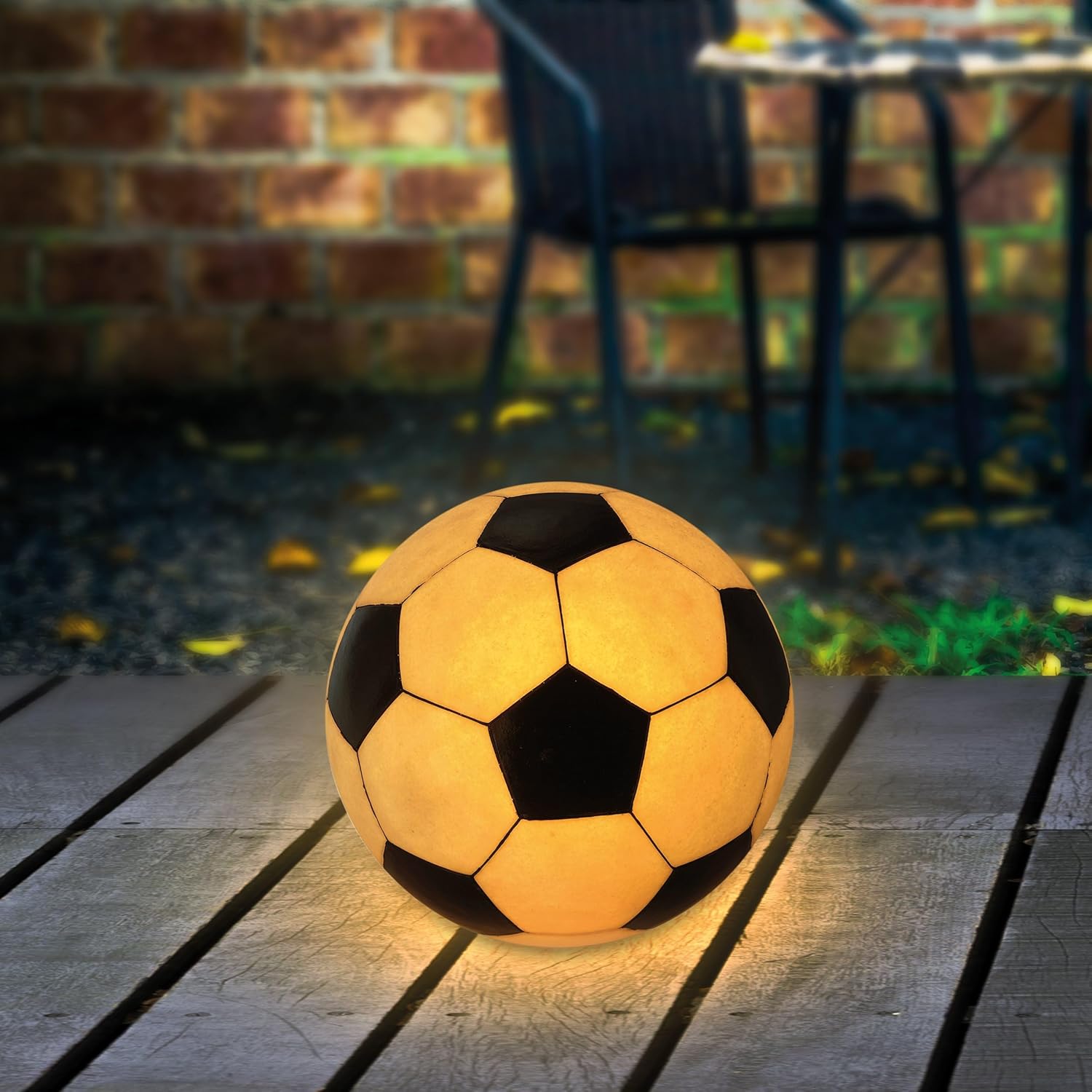 Esotec Fußball Solarkugel, Gartenkugel Ball, 27cm, Akku, Solarlampe, Solarleuchte, Balkondeko, Terrassendeko, LED Leuchtkugel, Gartenbeleuchtung, Gartenfigur, 5500K, außen, wetterfest, 102687 — Ansicht 3