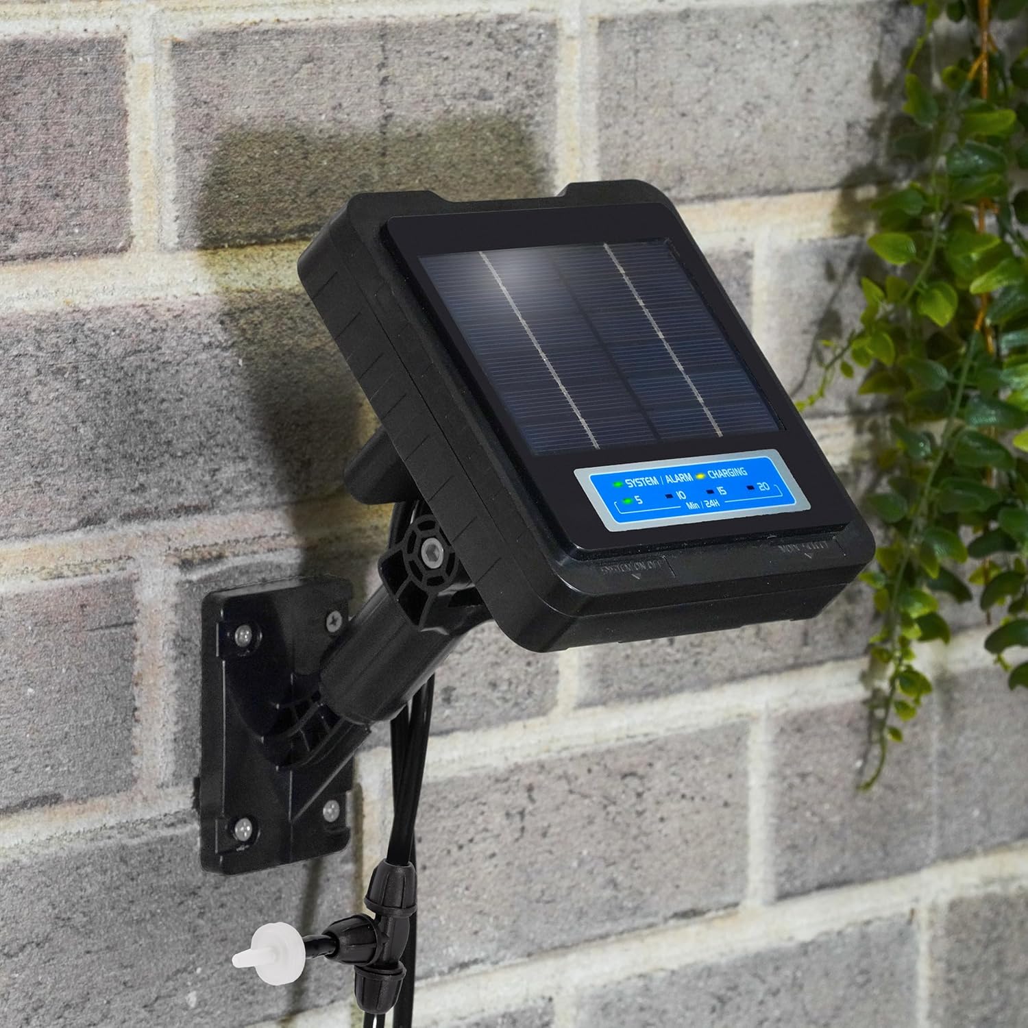 Esotec kompaktes Solar Bewässerungssystem Waterdrops 20 – Automatischer Bewässerungscomputer, 20 Wassertropfer, Timer, energieeffiziente Tropfbewässerung für Garten Balkon Beete & Pflanzgefäße 101129 — Ansicht 5