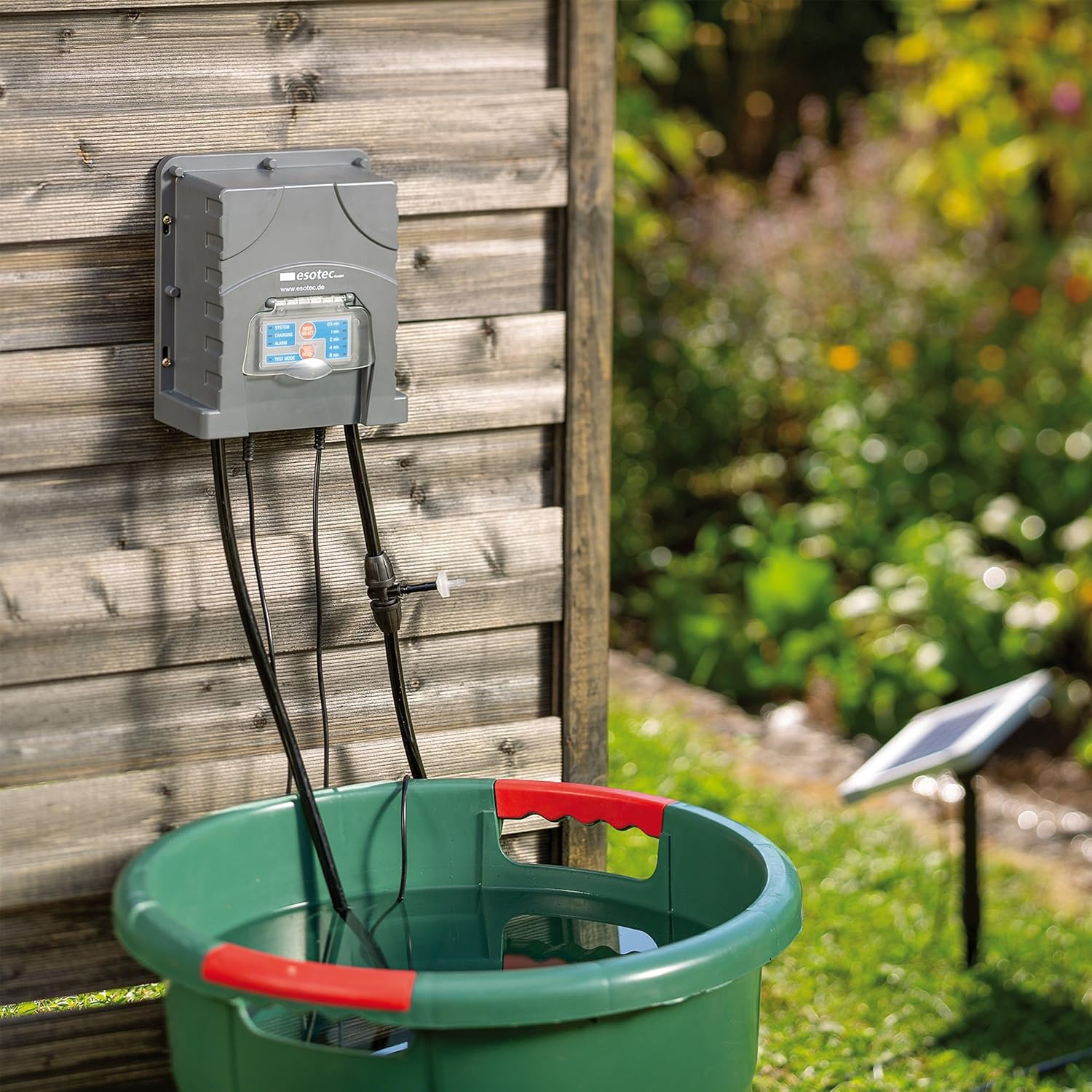 Esotec Solar Bewässerungssystem Kit Tröpfchenbewässerung Waterdrops, automatische Bewässerung für 50 Pflanzen, 48m Schlauch, mehrere Modi Outdoor 101120 — Ansicht 3