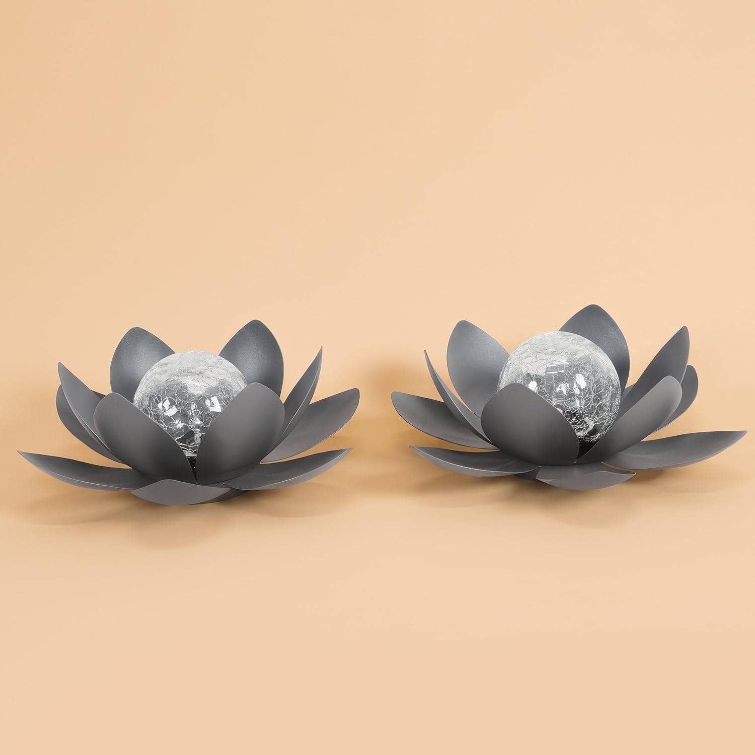 Esotec Solar Dekoleuchte Lotusblüte, 2er Set, Echtglas Crackle Bruchglas, Solarkugel, Solarleuchte, Gartenliebhaber Geschenk, Gartenkugel, 2700K warmweiß, Metallblätter, IP44, außen, outdoor, 102087 — Ansicht 4