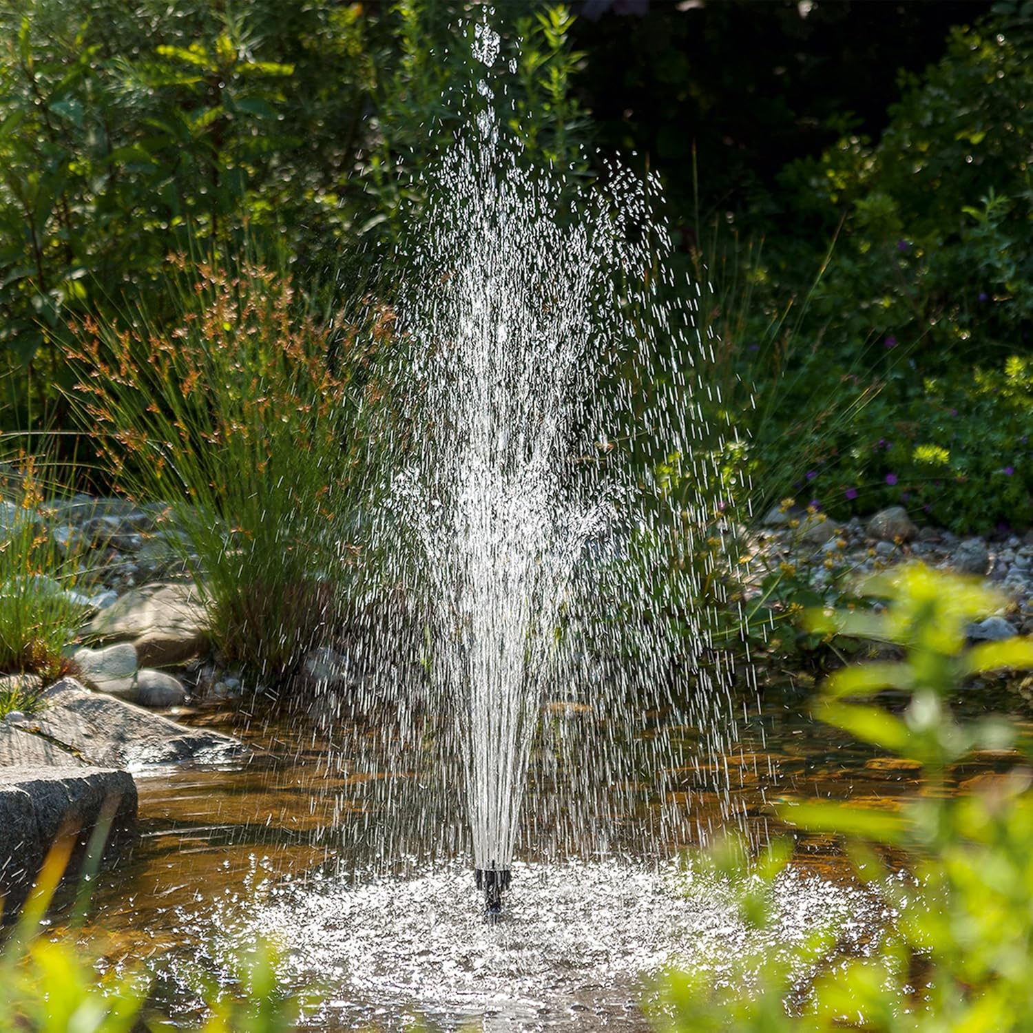 Esotec Solar Teichfilter mit Wasserspiel 25/1250, Solar Teichfilterset mit 1250 l/h Teichpumpe, Springbrunnen, 25Wp Solarmodul 100903 — Ansicht 3