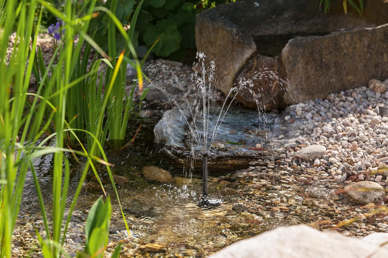 esotec Solar Teichpumpe 170 l/h mit 2W Solarmodul – Solarbrunnen für Gartenteich & Wasserspiel – Direktbetrieb, 4 Fontänenaufsätze 101010 — Ansicht 3
