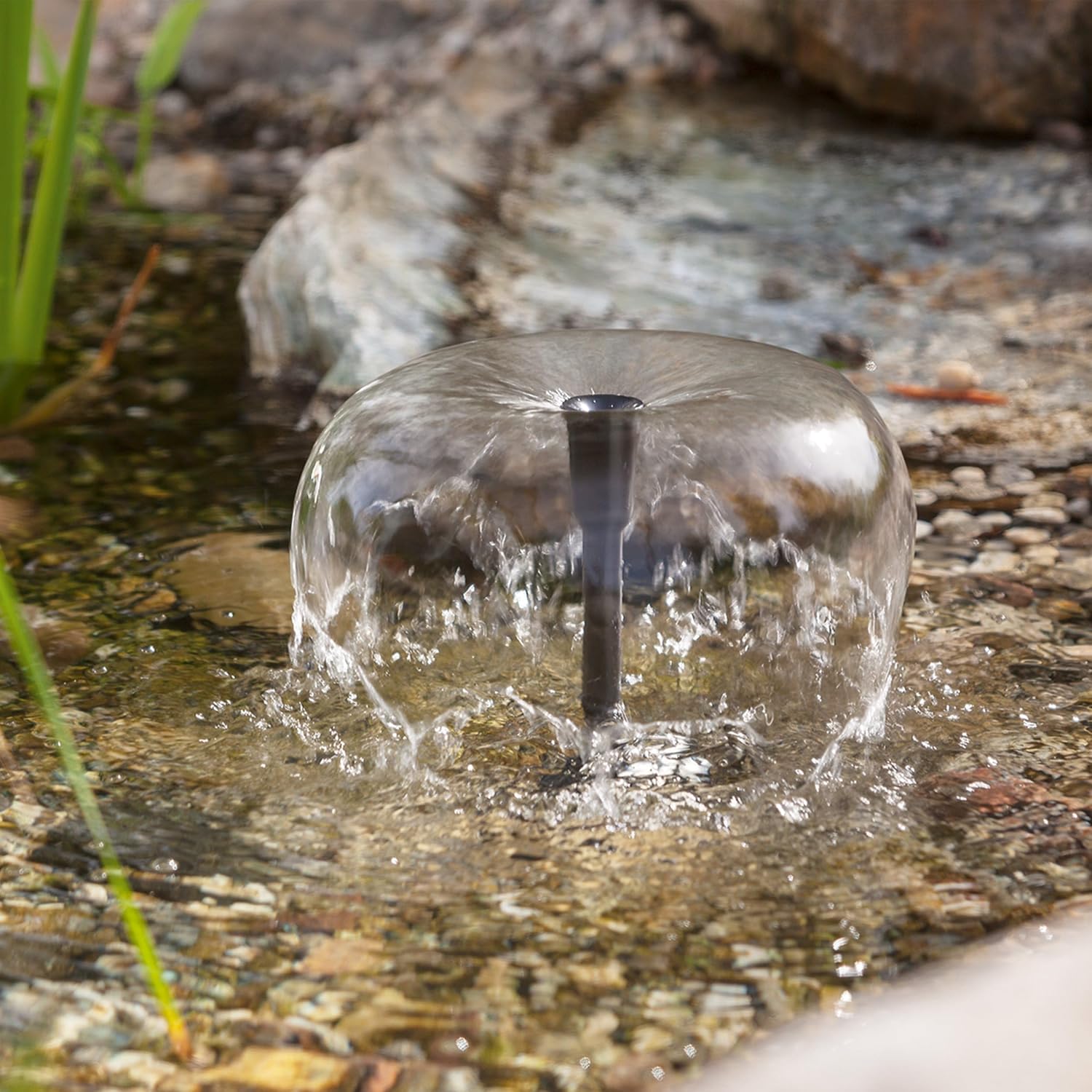esotec Solar Teichpumpe Water Splash 470 l/h mit 5W Solarmodul – Solarbrunnen für Gartenteich & Wasserspiel – Direktbetrieb, 2 Fontänenaufsätze 101012 — Ansicht 5