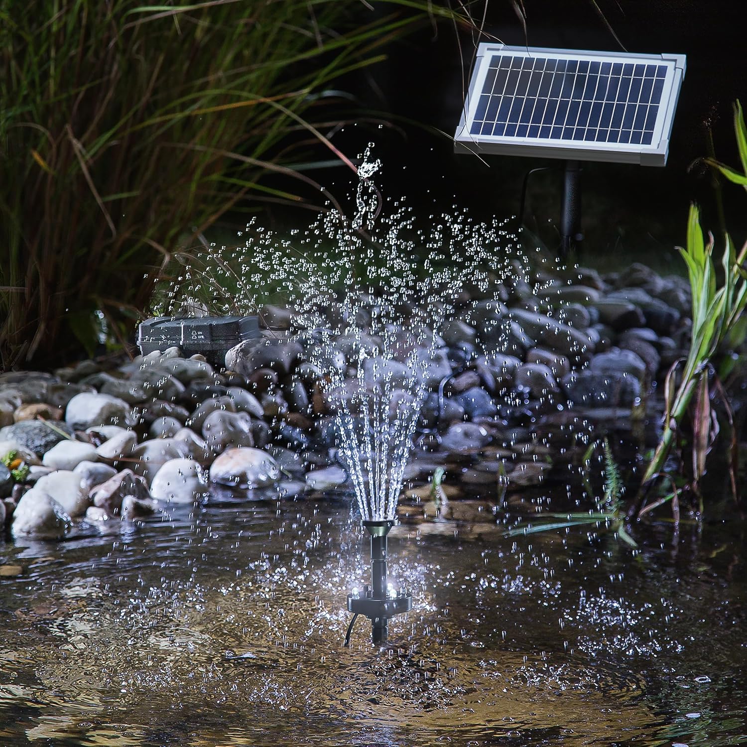 Esotec Solar Unterwasser-Teichfilter Komplettset mit Pumpe Profi 5/160 LED, 1,5Ah LiFePo4 Akku, Solarmodul, Teichfilterbox, Sprinkleraufsätze Filterschwamm 101069 — Ansicht 5
