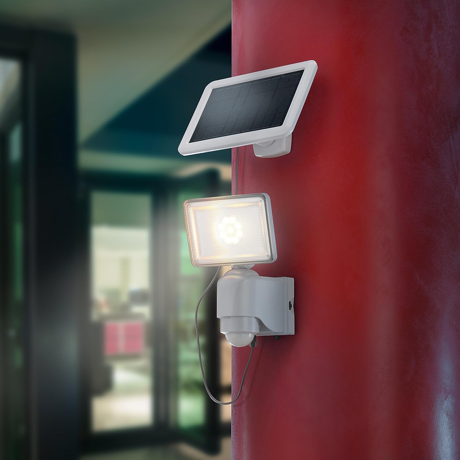 Esotec Solar Wandstrahler HighPower 500, PIR Bewegungsmelder, Akku, Lichtsystem, LED Flächenstrahler, Solarmodul, Solarstrahler, Wandleuchte, 2800K, Kunststoff, IP44, außen, wetterfest, 102510 — Ansicht 2