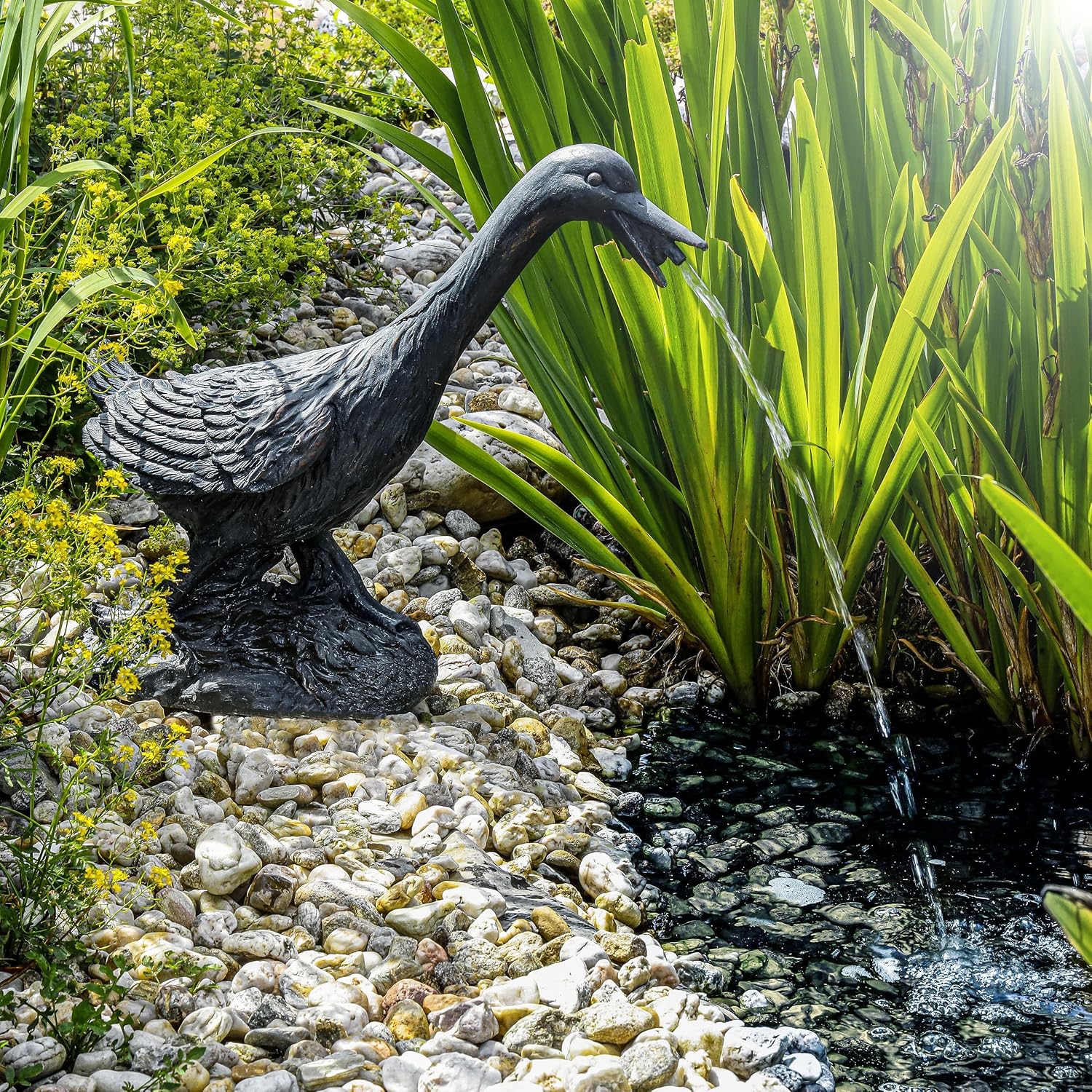 Esotec Solar Wasserspeier Gans Erna Komplettset, Solar Springbrunnen für Außen, Solarbrunnen mit Solarpumpe 380l/h, Solarmodul 8Wp, Gartenfigur 48x20x42cm 101651 — Ansicht 2
