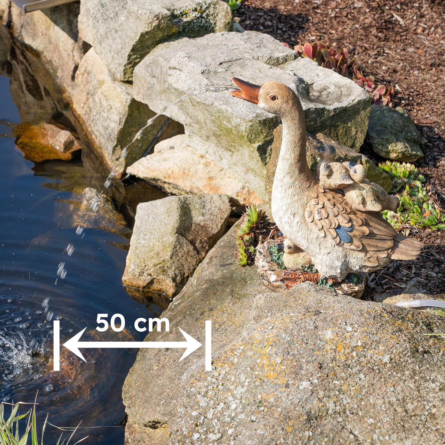 Esotec Solar Wasserspeier Komplettset, Gans mit Küken, Gartenteich Wasserspiel, Vogeltränke, Vogelbad, Gartenbrunnen mit Solarpumpe, H=38,5cm 101669 — Ansicht 4