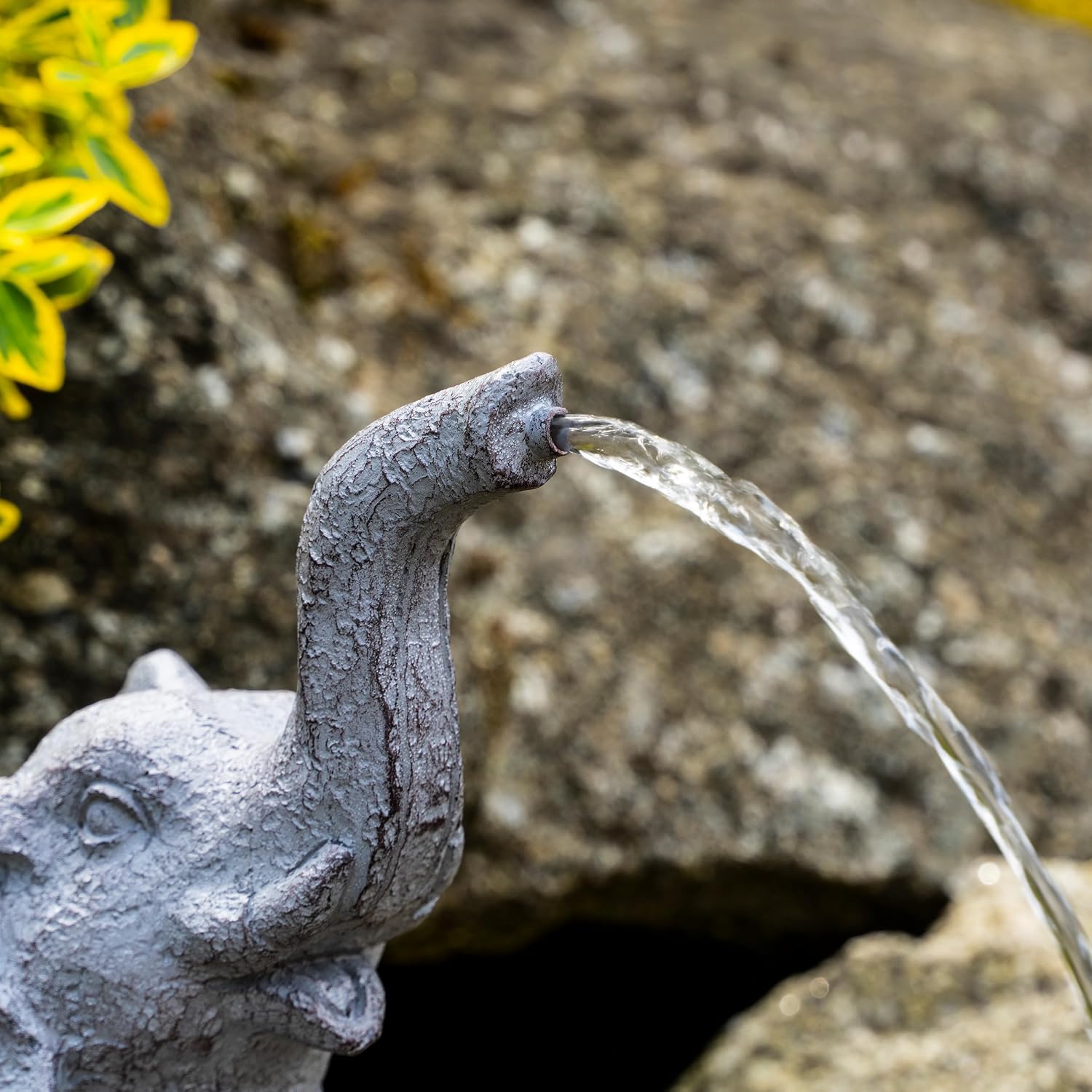 Esotec Solar Wasserspeier Set sitzender Elefant LUMI, H=17,5cm, Wasserspiel mit Teichpumpe 250l/h, Schlauch, Solarmodul, Solarbrunnen für draussen, Wasserspiel Garten-Teich 101675 — Ansicht 3