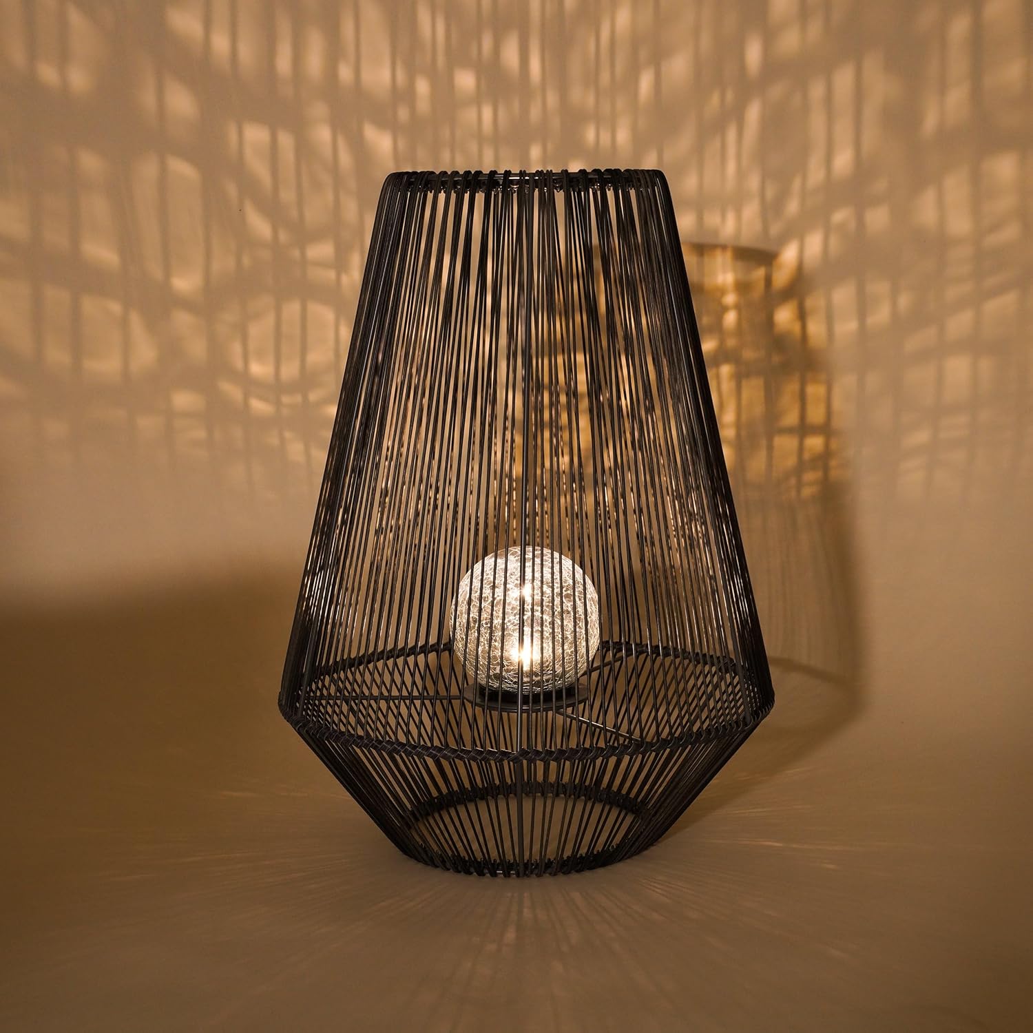 Esotec Solar Windlicht Ilona, Crackle Bruchglas Leuchtkugel innliegend, Dekoleuchte, Polyrattan, Gartenleuchte, Akku, Metall, IP44, wetterfest, außen, schwarz, Höhe 51cm, 102208 — Ansicht 3