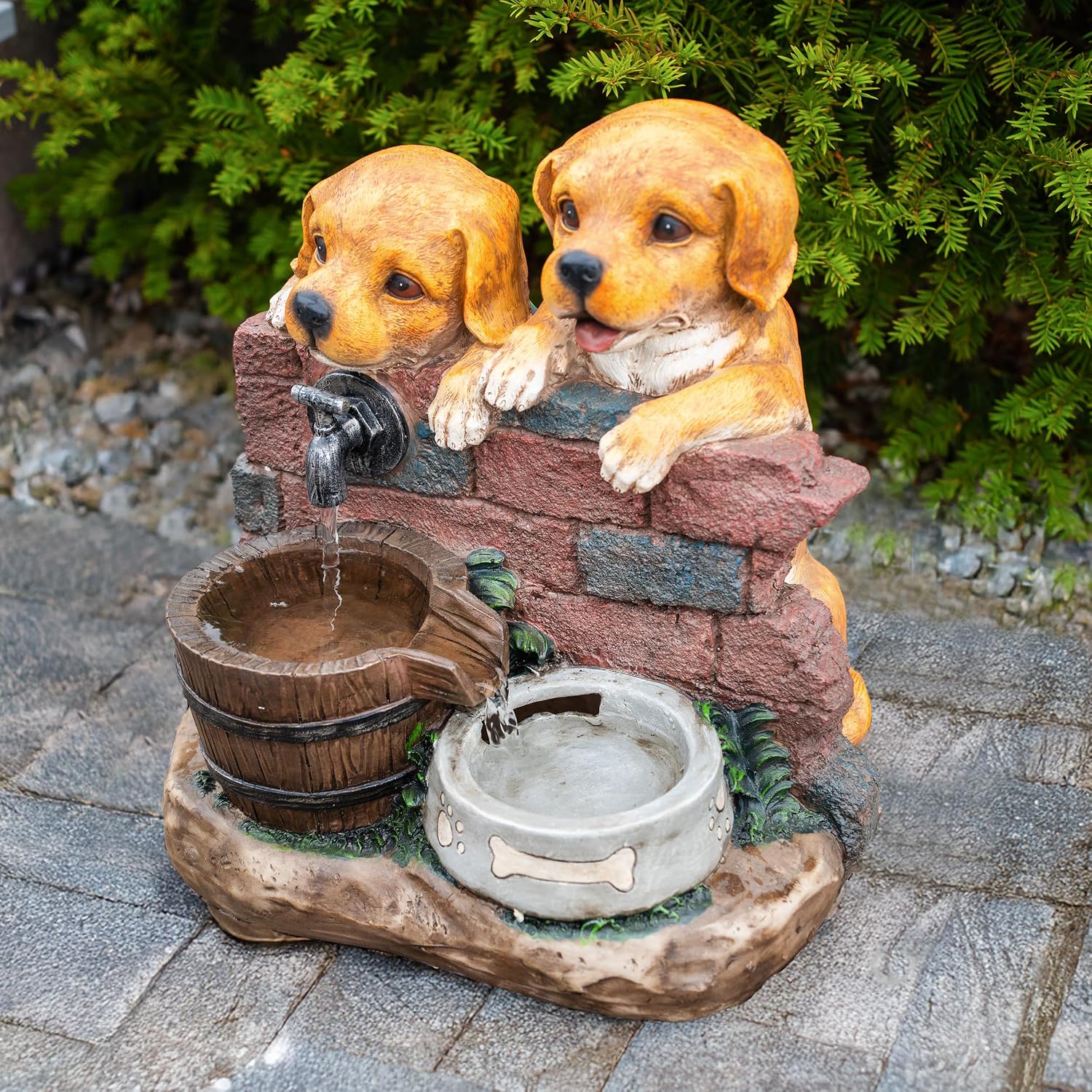 esotec Solarbrunnen Hundewelpen Milo & Buddy, Komplettset, Solarmodul, Akku, 3m Kabel, Erdspieß und Wandhalterung, Springbrunnen Wasserbrunnen Outdoor 101335 — Ansicht 2