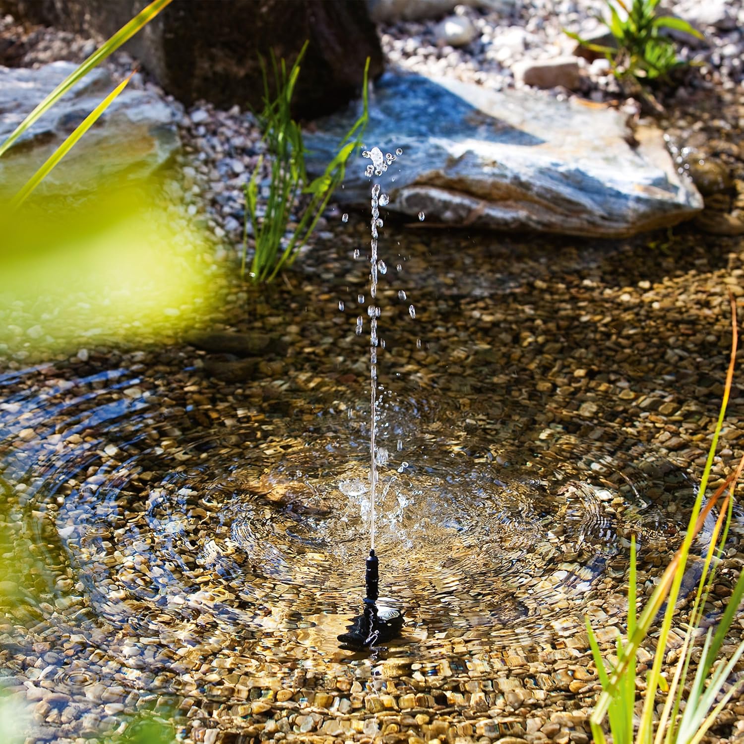 esotec Teichpumpe 230 l/h 6-9 VDC mit Sprinklerset, Springbrunnenpumpe, Wasserspiel Pumpe, LED-Anschluss IP68 101988 — Ansicht 5
