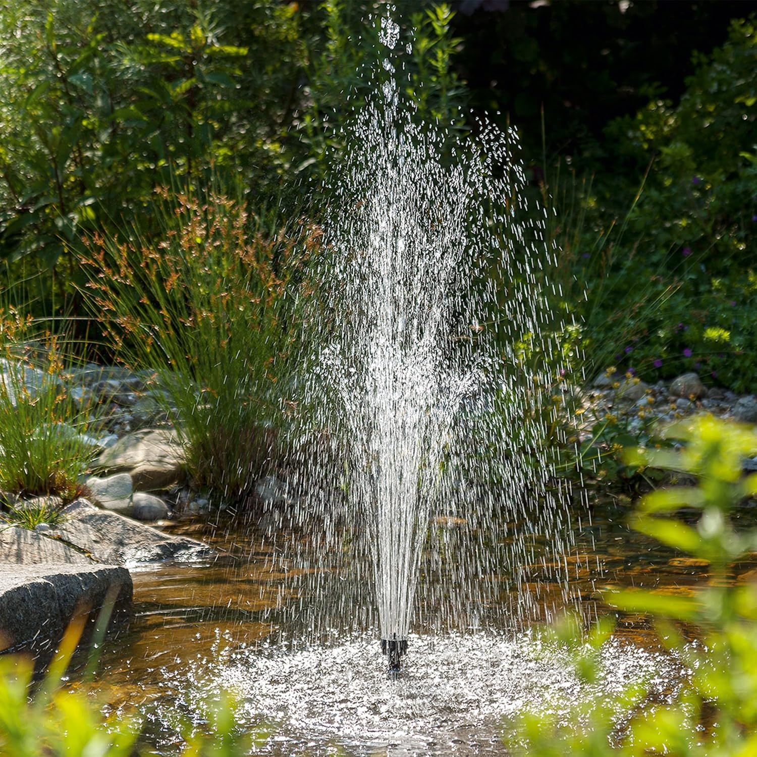 esotec Teichpumpe Marino 1200/2000 mit Sprinklerset, Teichfontäne bis 2000 l/h, Fontänenpumpe mit 3 Wasserspielen, Förderhöhe 3,5 m 101759 — Ansicht 5