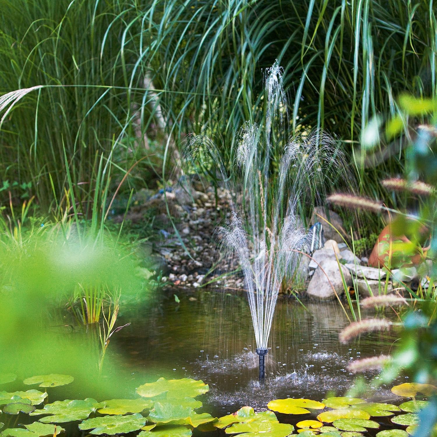 esotec Teichpumpe Milano 470/750 mit Sprinklerset – 12-24V/DC Ersatzpumpe für Gartenteich, Brunnen & Wasserspiel – 750 l/h IP68 101733 — Ansicht 5
