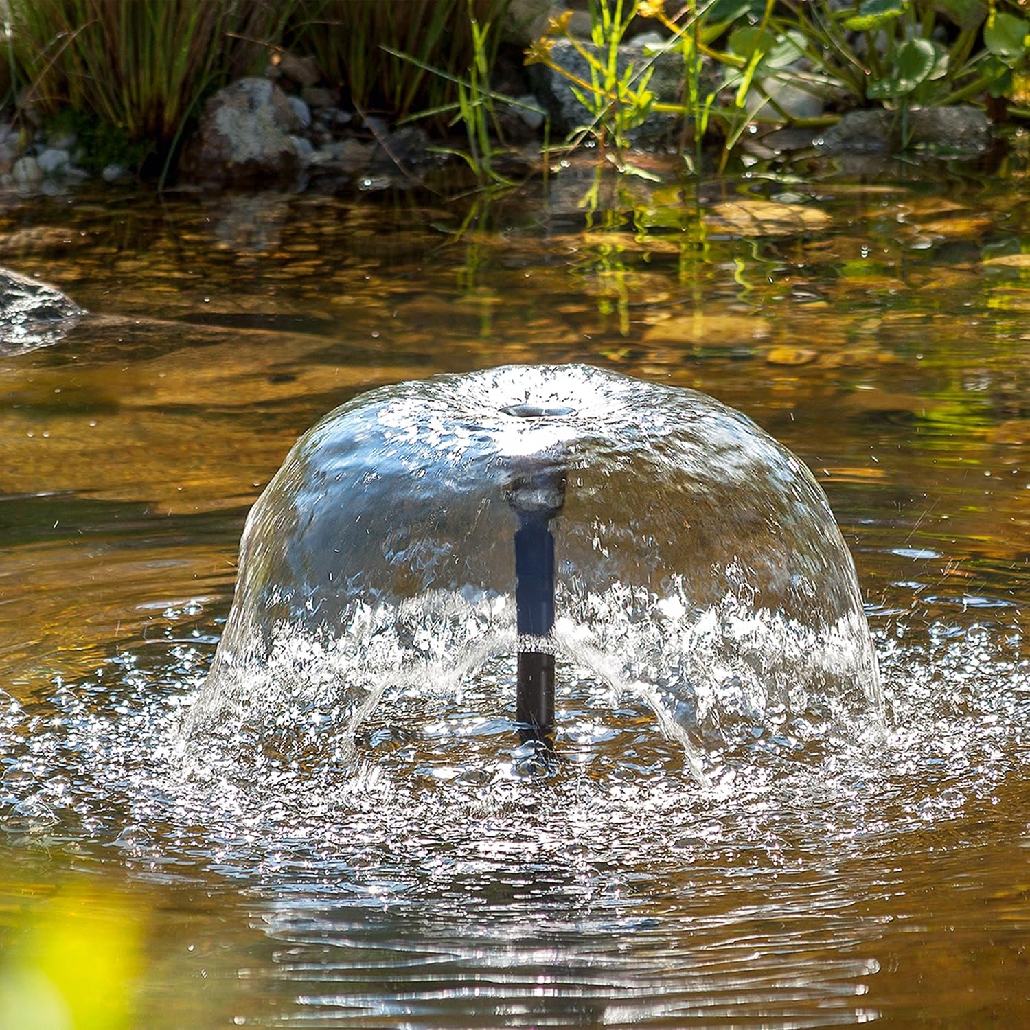 esotec Teichpumpe mit Sprinklerset, Springbrunnenpumpe, Wasserspiel Pumpe, Solarbrunnen Pumpe 1700 l/h 12-24 VDC IP68 außen 101992 — Ansicht 4